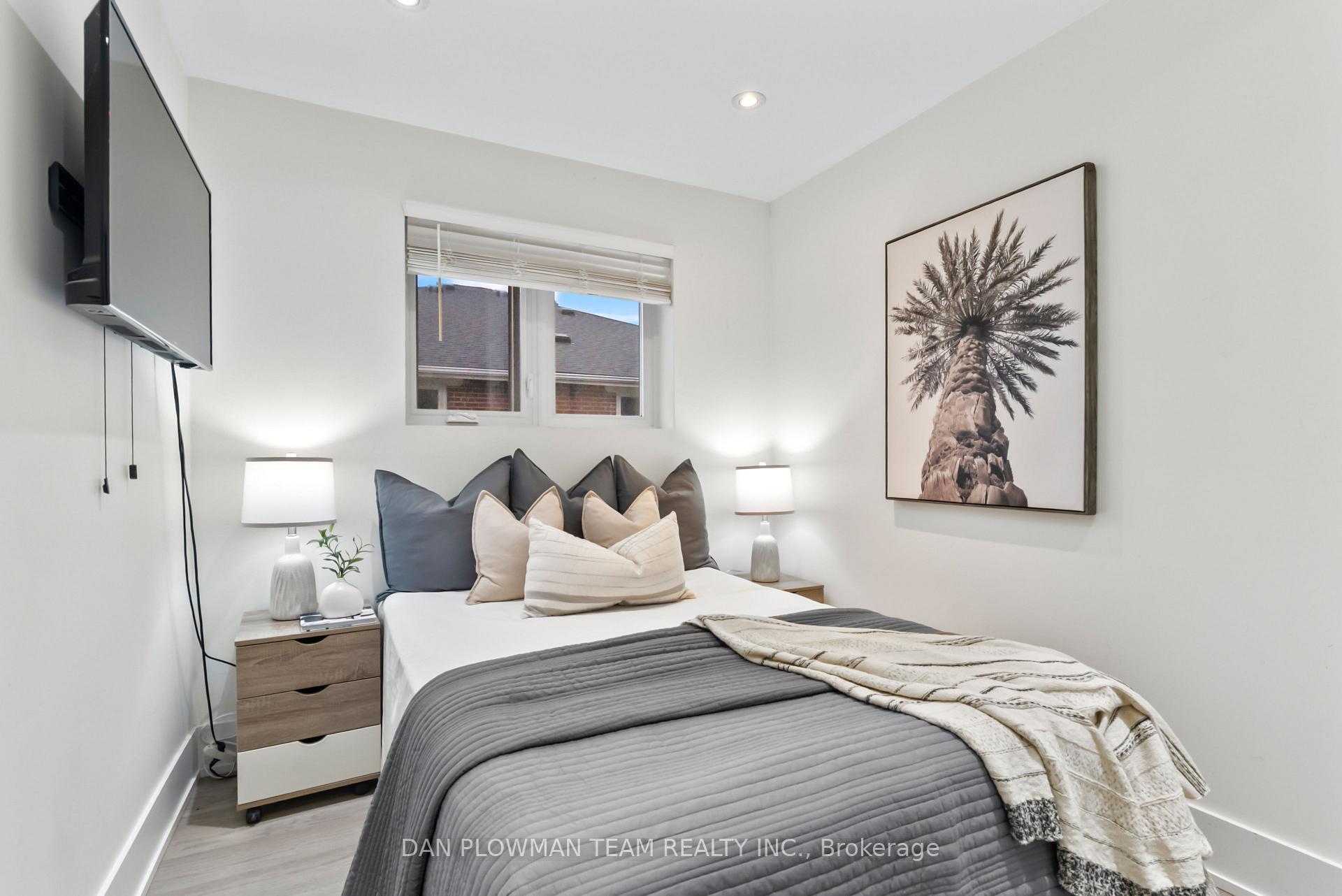 Photo 12 of 838 Krosno Boulevard, Pickering, Bay Ridges — HOMEH