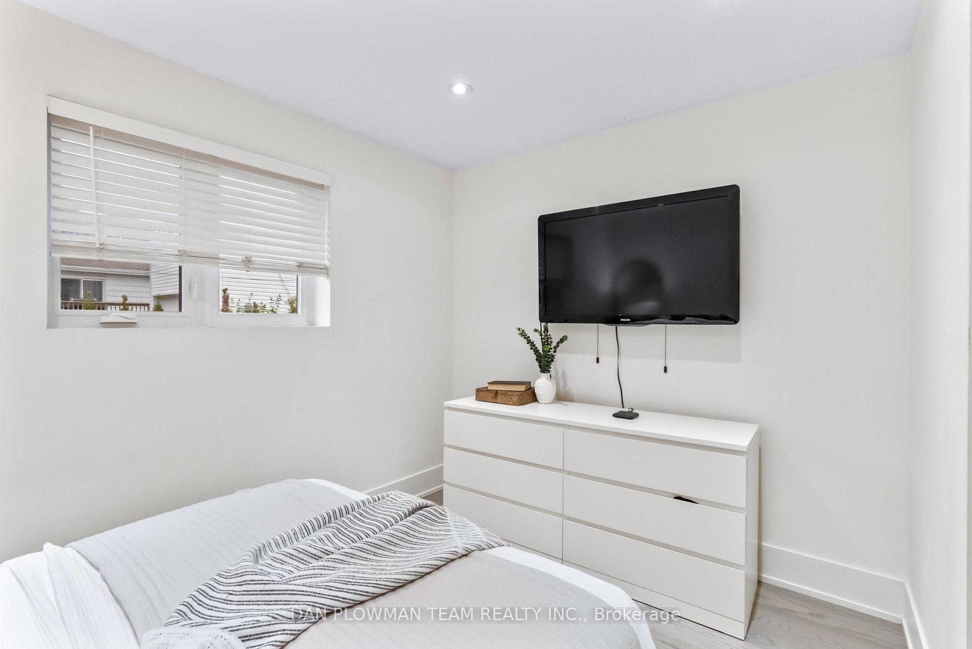 Photo 15 of 838 Krosno Boulevard, Pickering, Bay Ridges — HOMEH