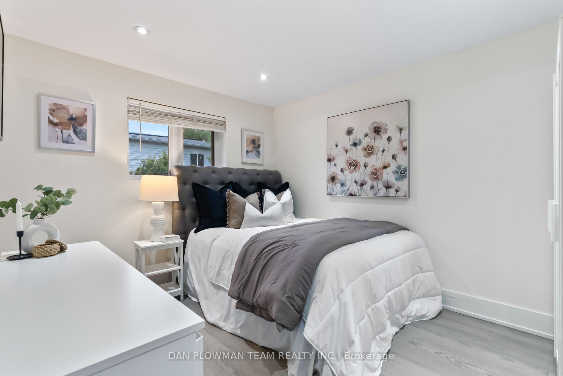 Photo 17 of 838 Krosno Boulevard, Pickering, Bay Ridges — HOMEH