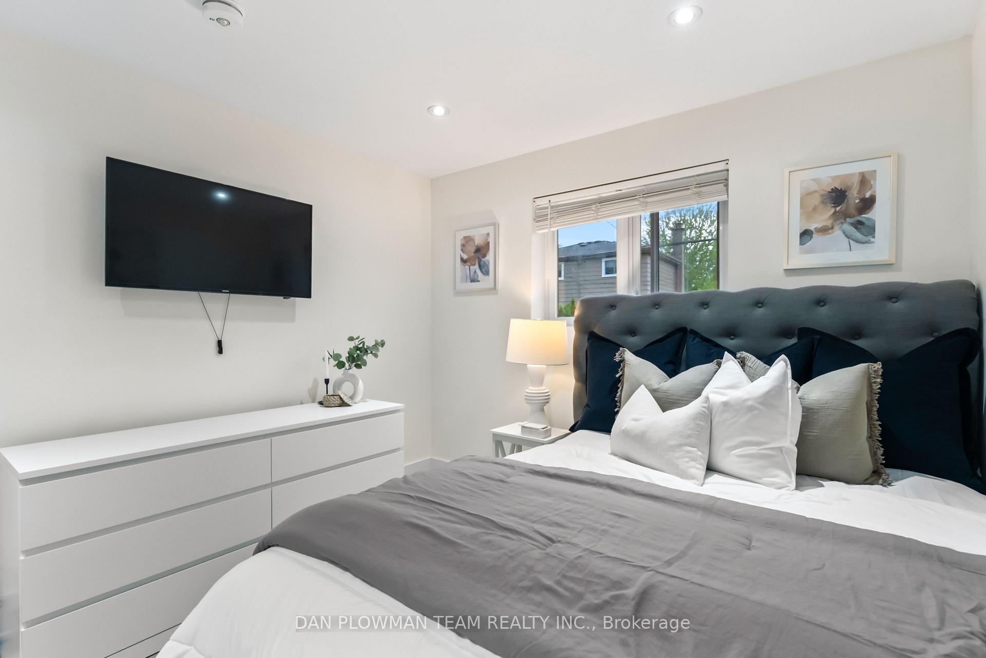 Photo 18 of 838 Krosno Boulevard, Pickering, Bay Ridges — HOMEH