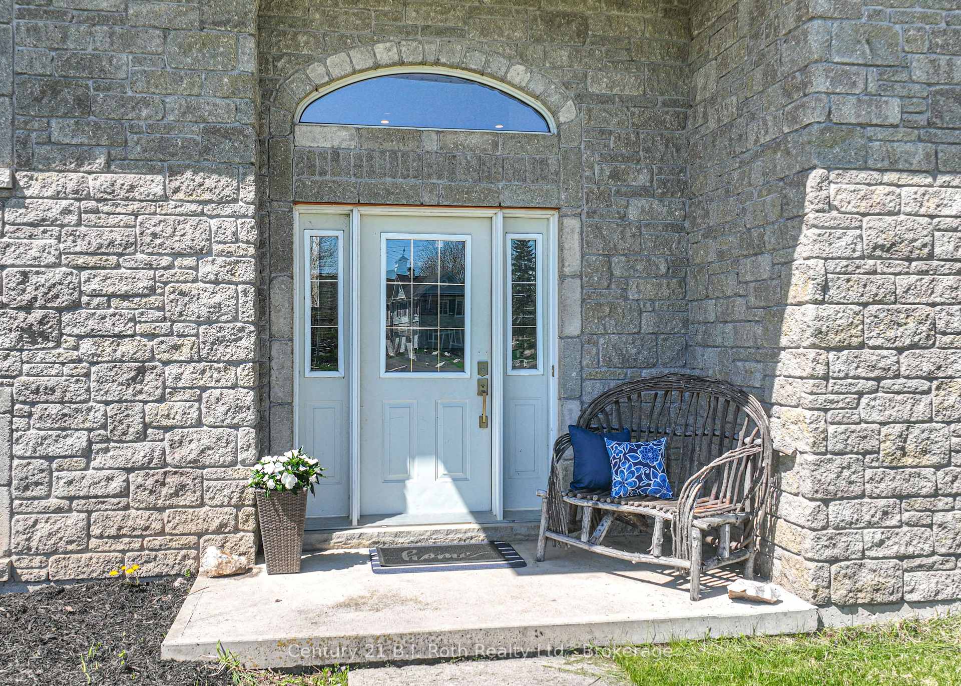 Photo 4 of 4086 Lawton Lane, Ramara, Atherley — HOMEH