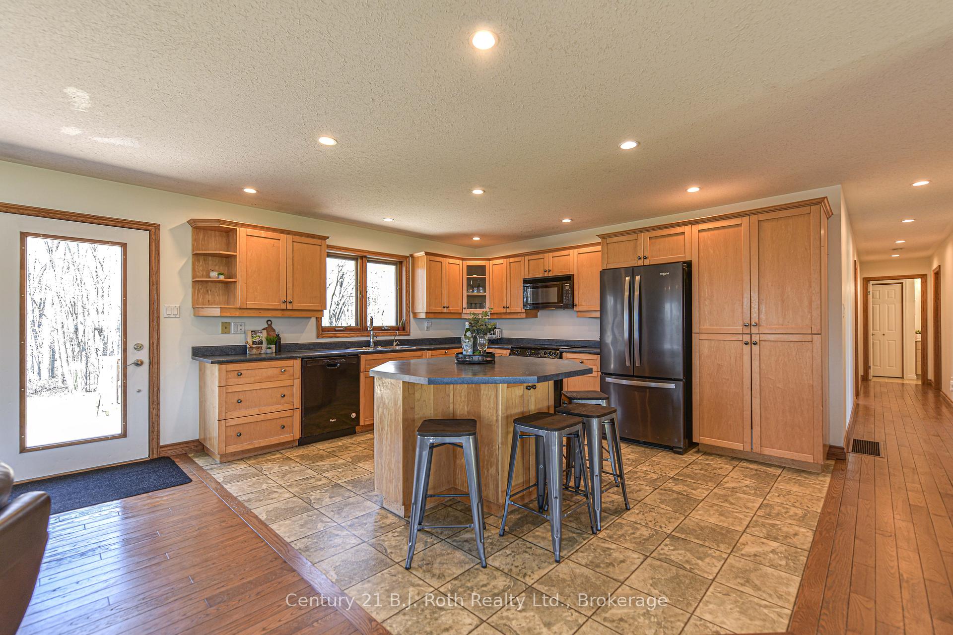 Photo 13 of 4086 Lawton Lane, Ramara, Atherley — HOMEH