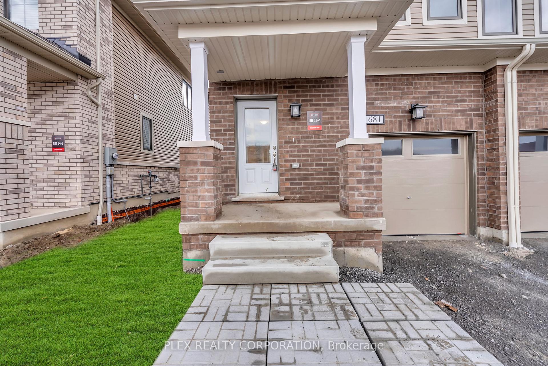 Photo 5 of 681 Ribstone Court, Oshawa, Pinecrest — HOMEH