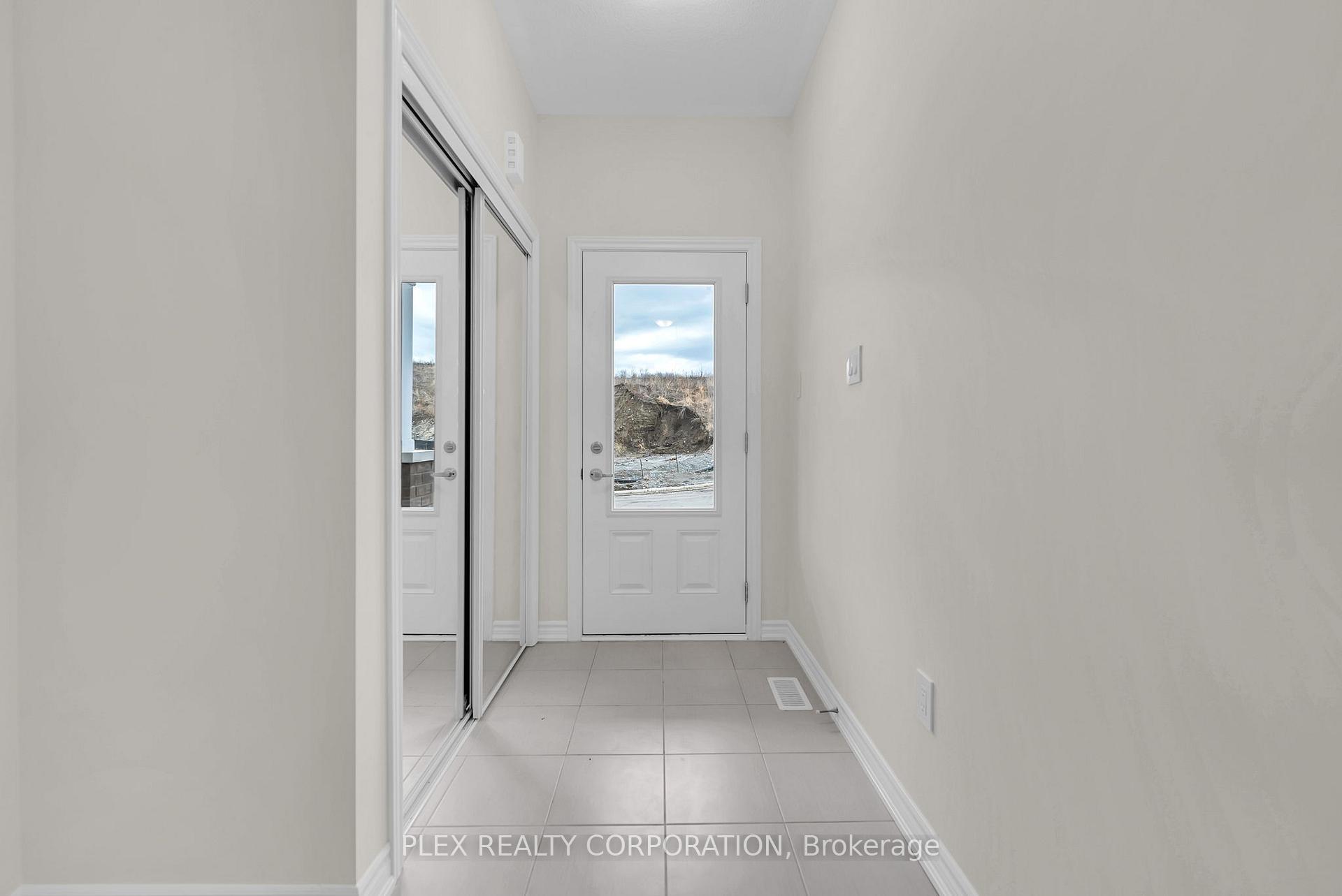 Photo 6 of 681 Ribstone Court, Oshawa, Pinecrest — HOMEH