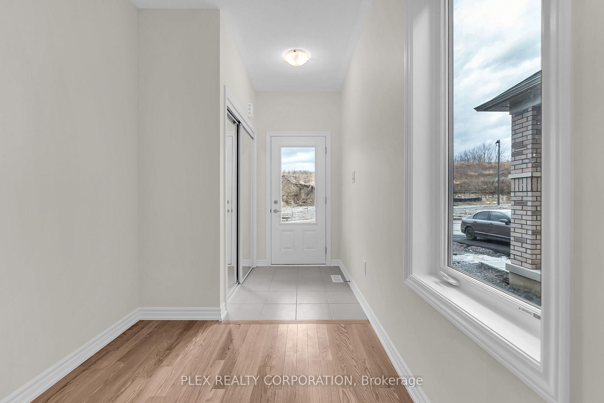 Photo 7 of 681 Ribstone Court, Oshawa, Pinecrest — HOMEH