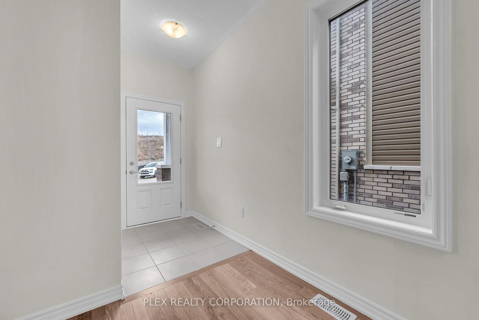 Photo 8 of 681 Ribstone Court, Oshawa, Pinecrest — HOMEH