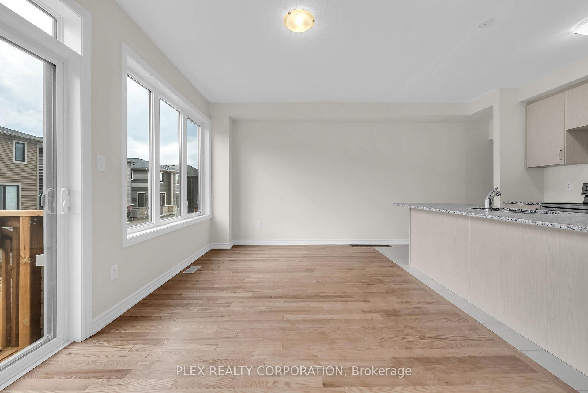 Photo 13 of 681 Ribstone Court, Oshawa, Pinecrest — HOMEH