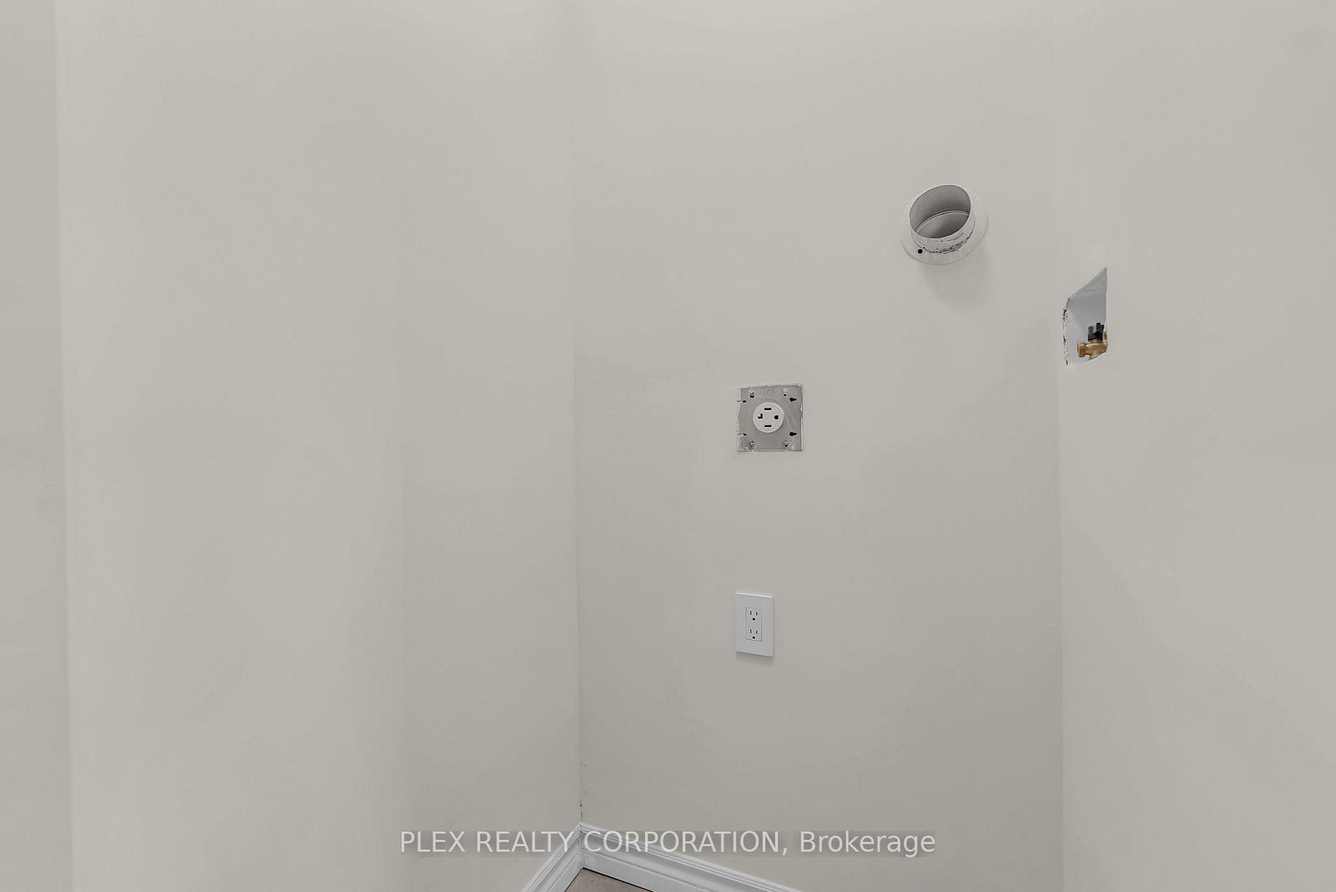 Photo 33 of 681 Ribstone Court, Oshawa, Pinecrest — HOMEH