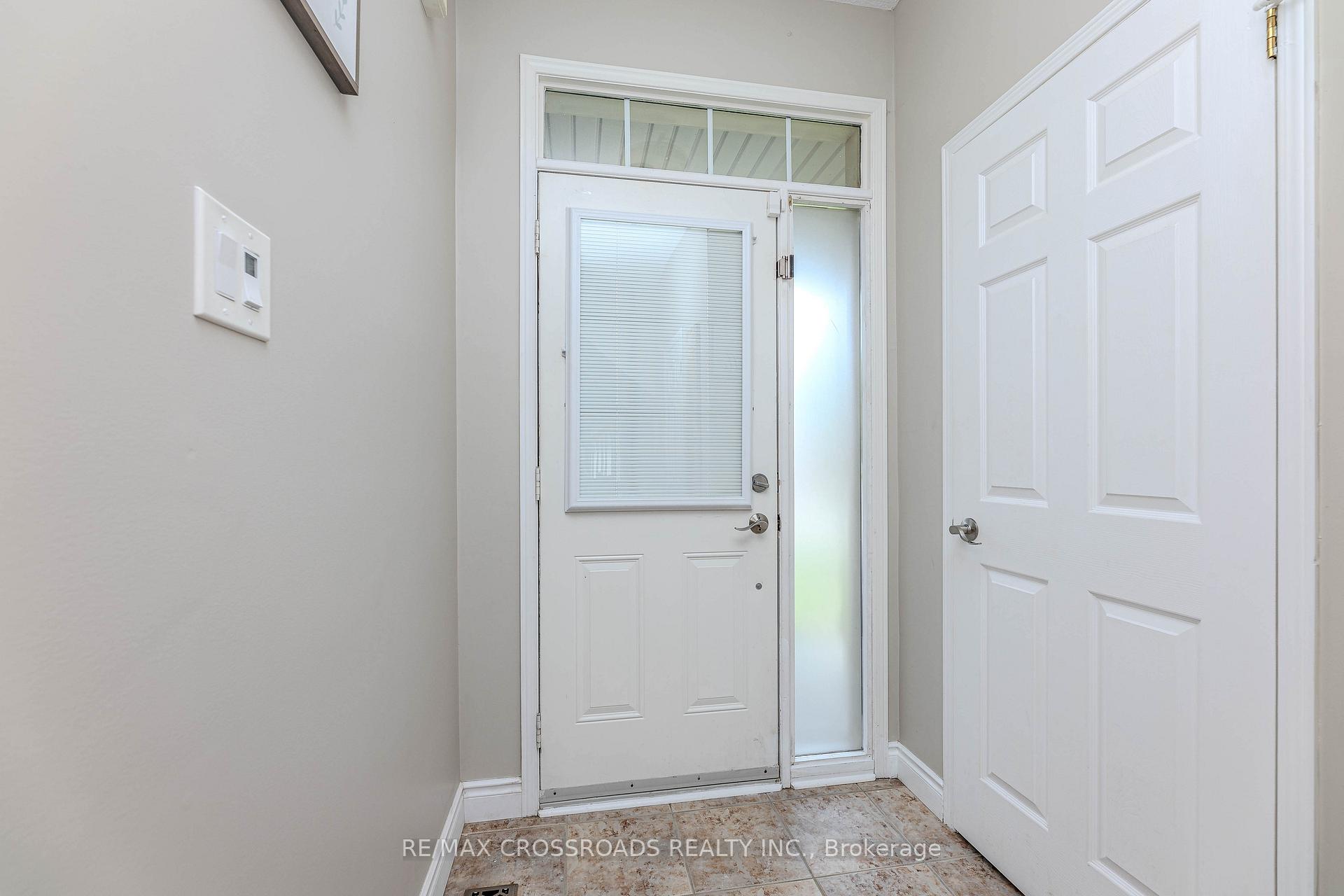 Photo 4 of 467 Rougewalk Drive, Pickering, Rouge Park — HOMEH