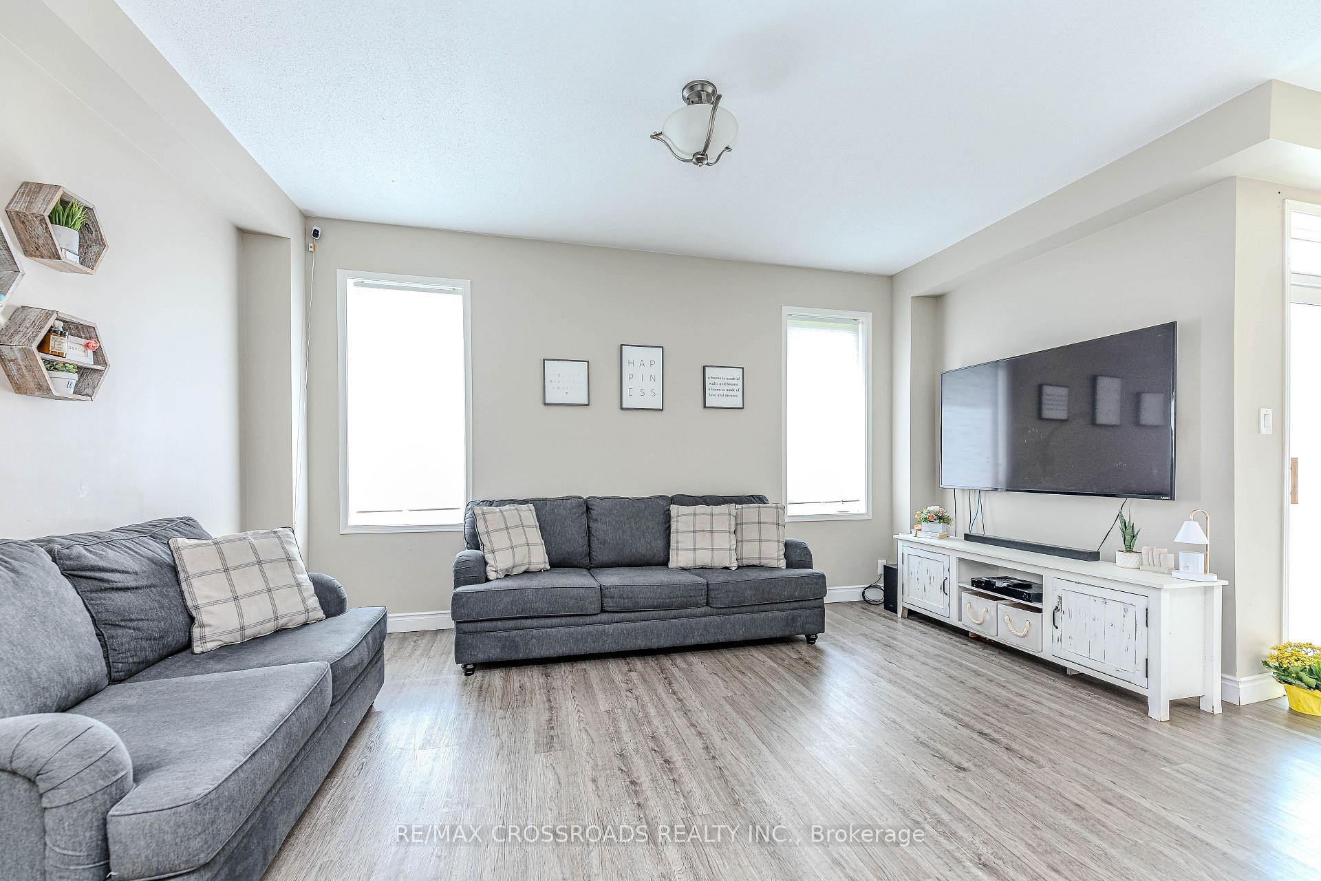 Photo 9 of 467 Rougewalk Drive, Pickering, Rouge Park — HOMEH