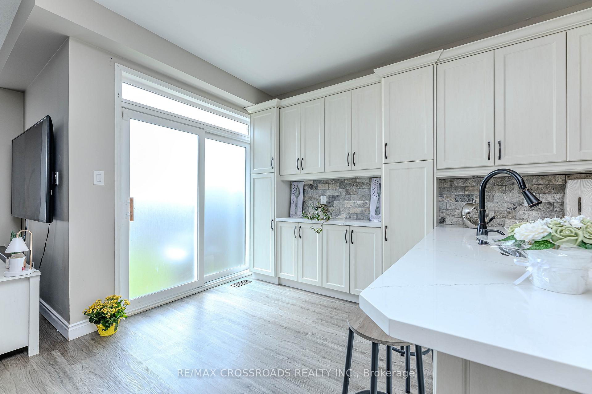 Photo 16 of 467 Rougewalk Drive, Pickering, Rouge Park — HOMEH