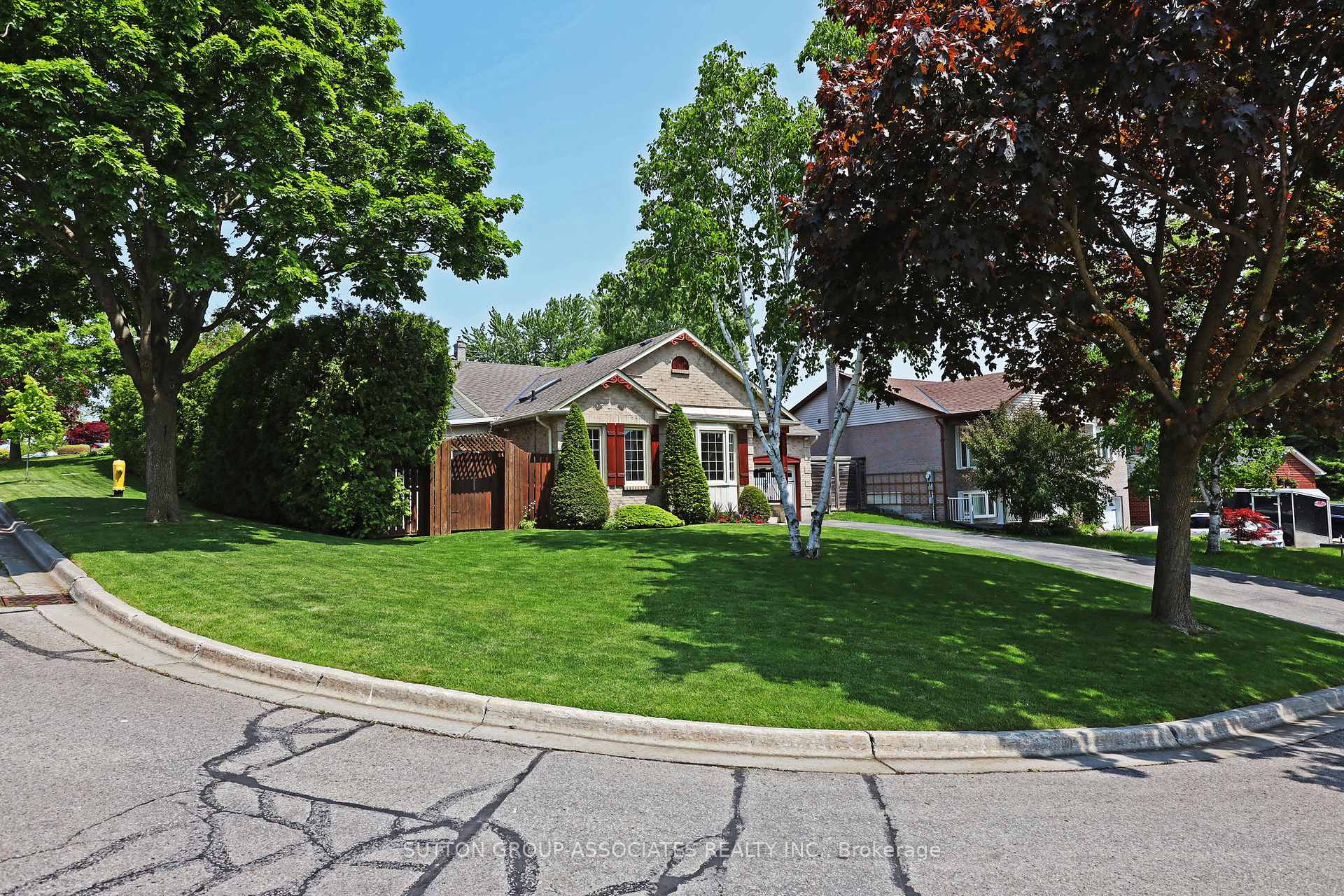 Front of 768 Lochness Crescent