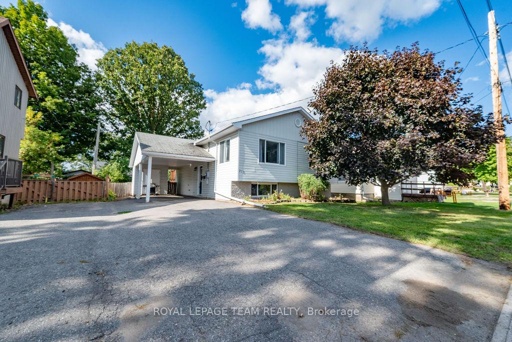 Photo 3 of 218 Cameron Avenue, Renfrew — HOMEH