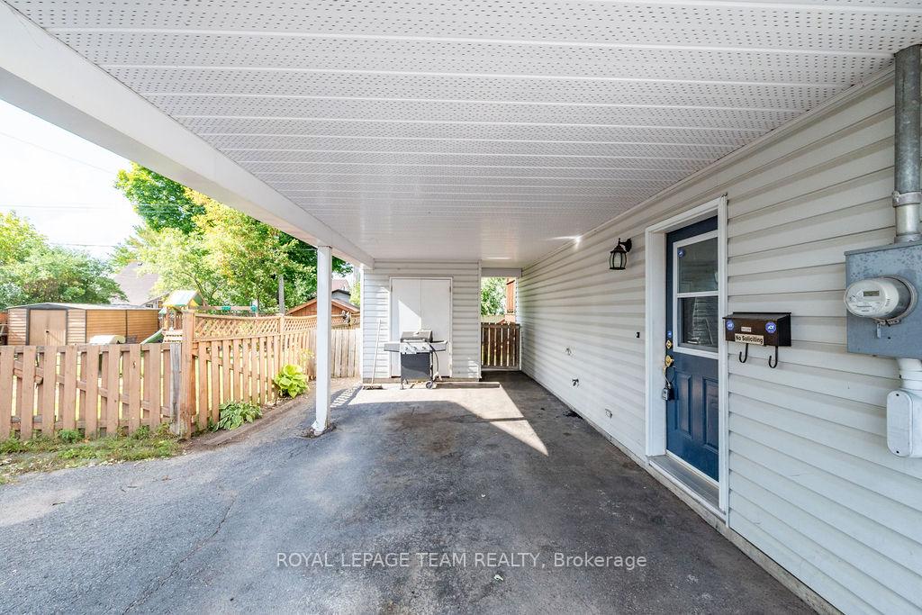 Photo 4 of 218 Cameron Avenue, Renfrew — HOMEH