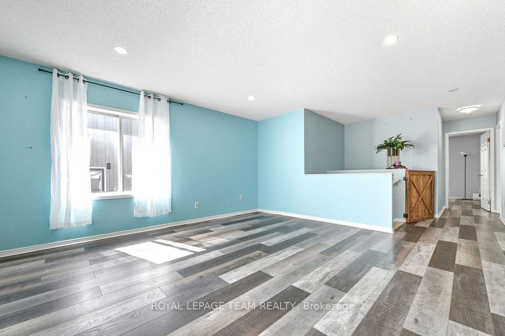 Photo 6 of 218 Cameron Avenue, Renfrew — HOMEH