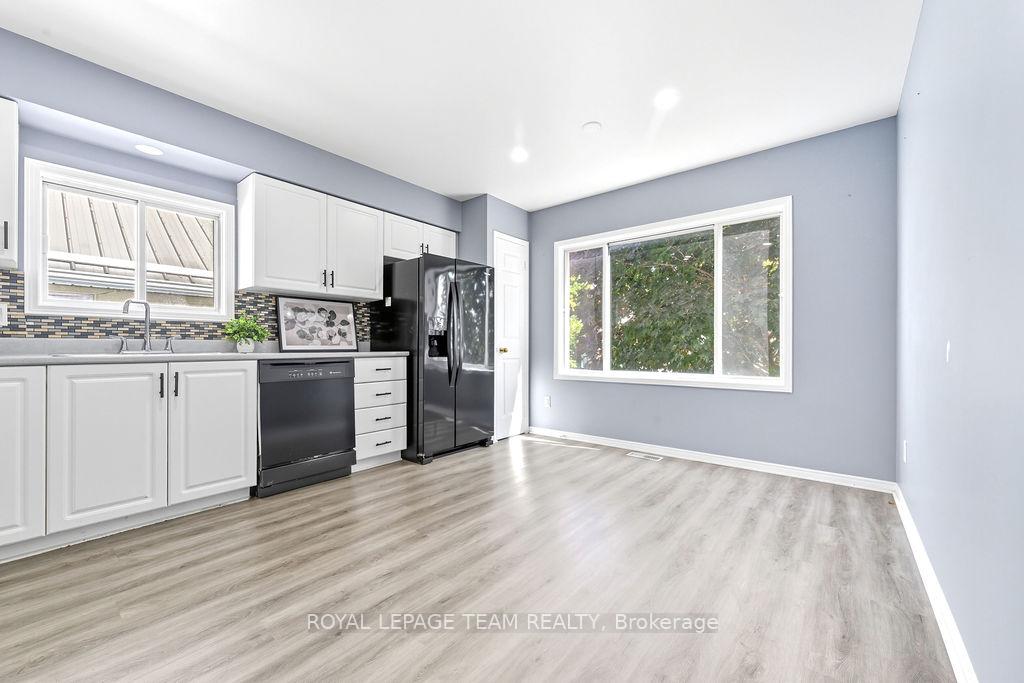 Photo 13 of 218 Cameron Avenue, Renfrew — HOMEH
