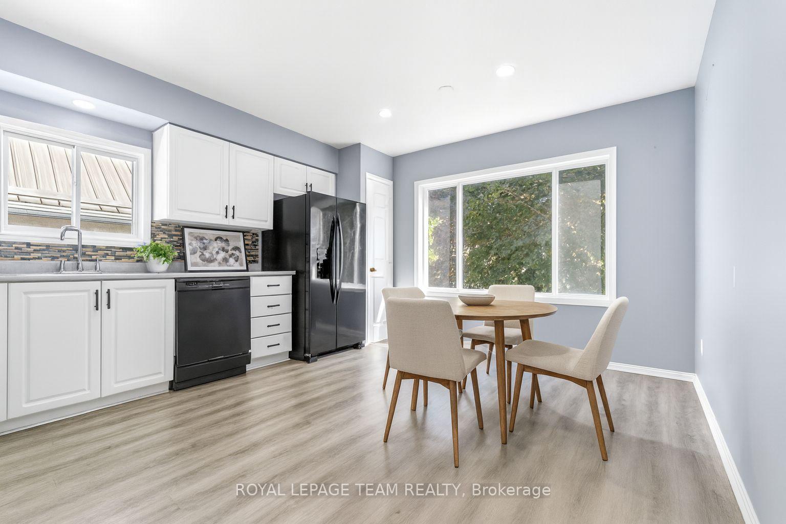 Photo 14 of 218 Cameron Avenue, Renfrew — HOMEH