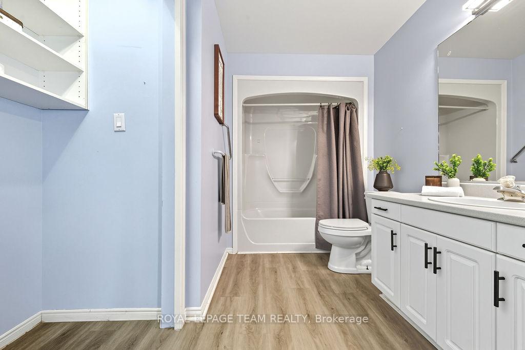Photo 18 of 218 Cameron Avenue, Renfrew — HOMEH