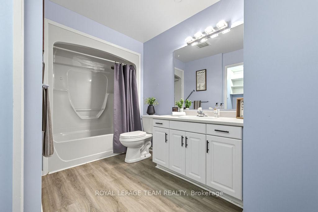 Photo 19 of 218 Cameron Avenue, Renfrew — HOMEH