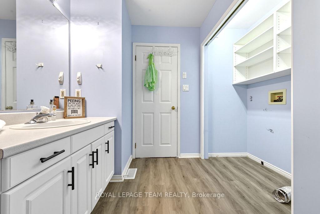 Photo 20 of 218 Cameron Avenue, Renfrew — HOMEH