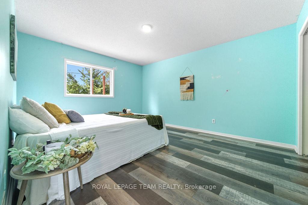Photo 23 of 218 Cameron Avenue, Renfrew — HOMEH