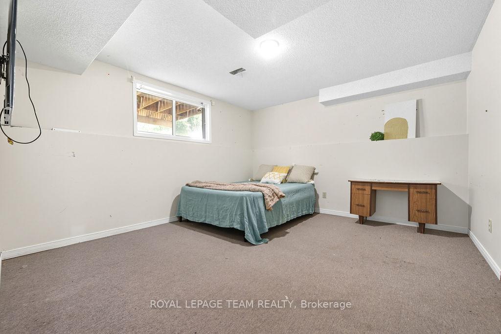 Photo 30 of 218 Cameron Avenue, Renfrew — HOMEH