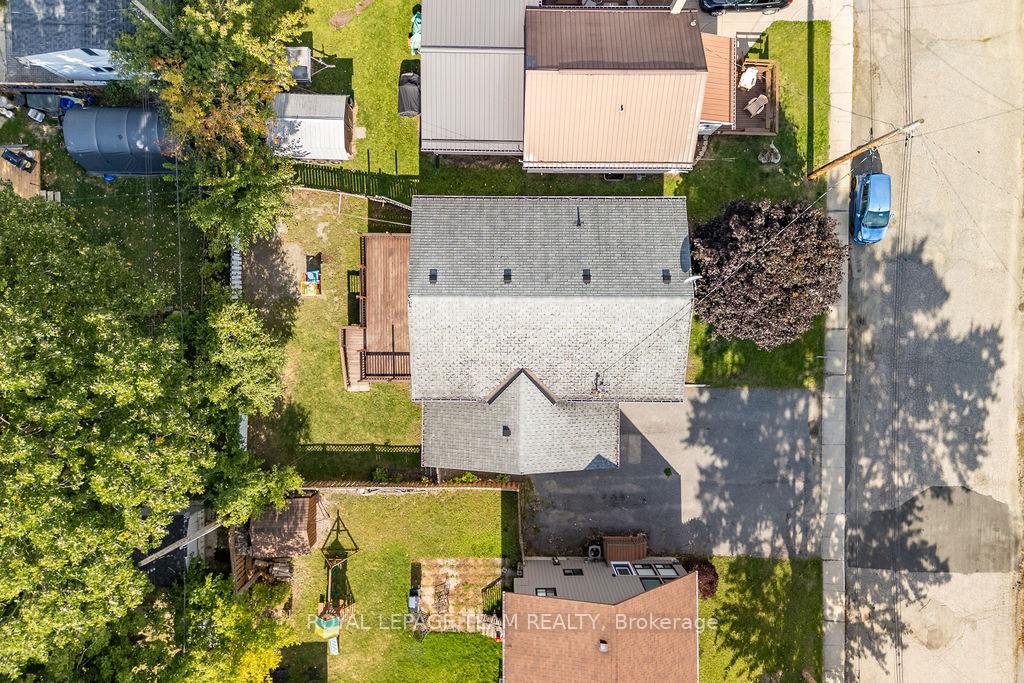 Photo 37 of 218 Cameron Avenue, Renfrew — HOMEH