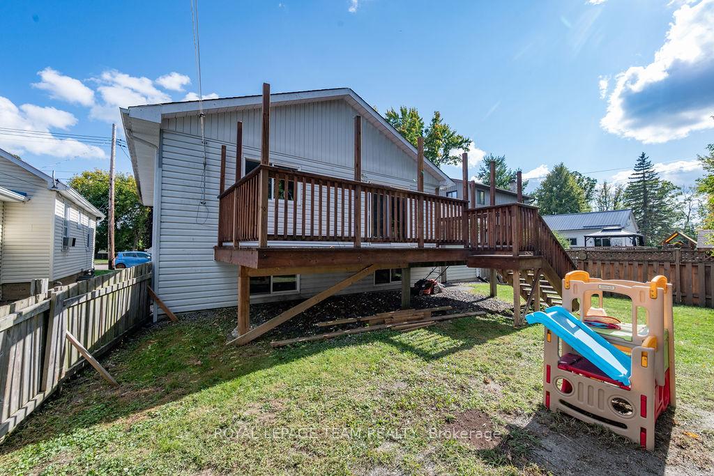 Photo 42 of 218 Cameron Avenue, Renfrew — HOMEH