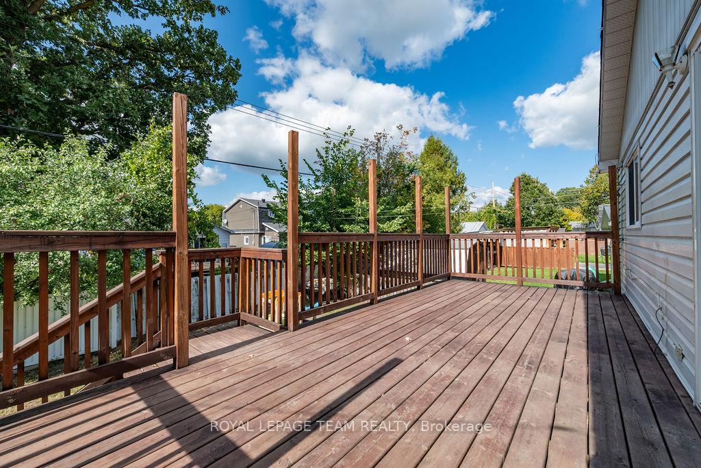 Photo 45 of 218 Cameron Avenue, Renfrew — HOMEH