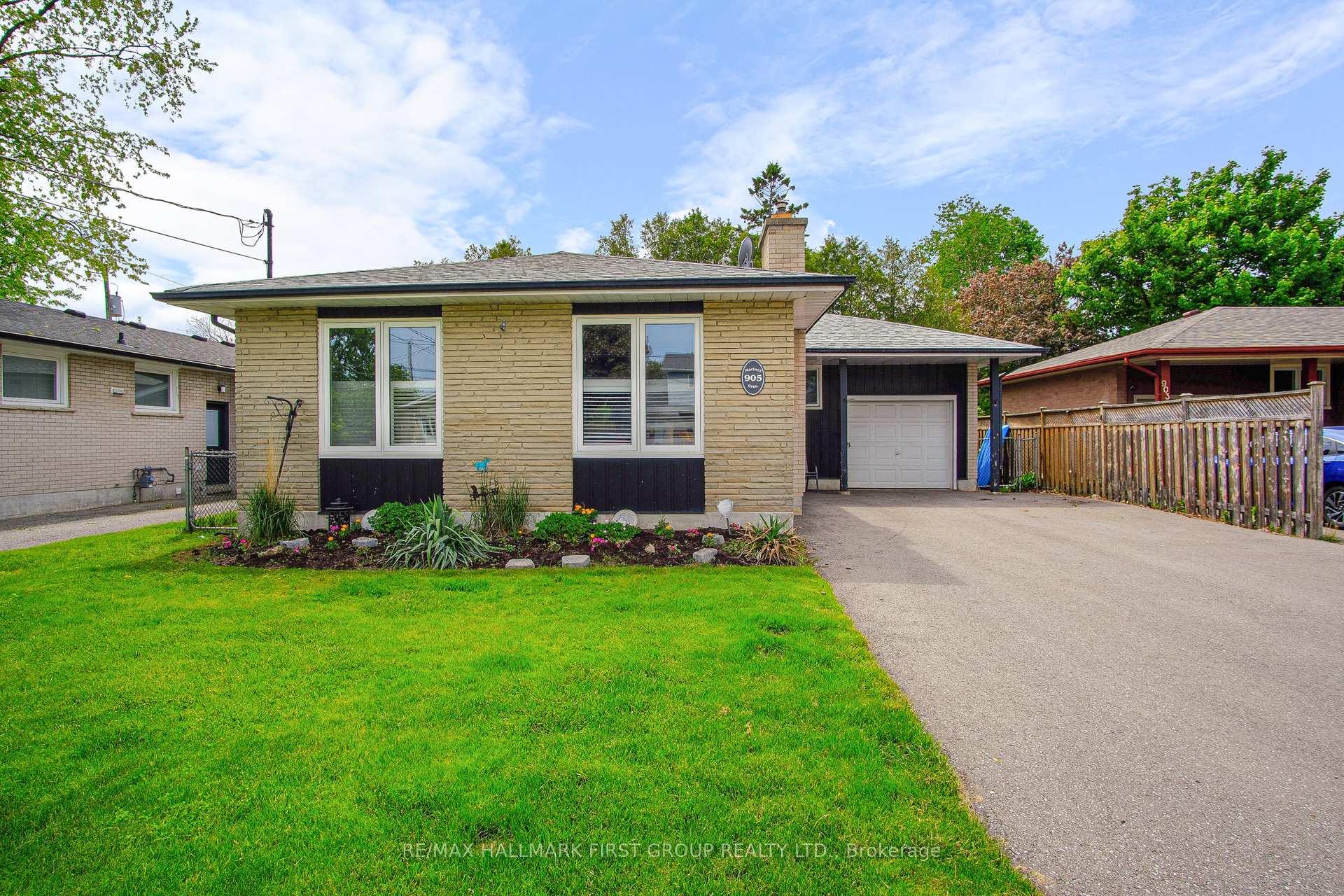 Photo 1 of 905 Marinet Crescent, Pickering, West Shore — HOMEH