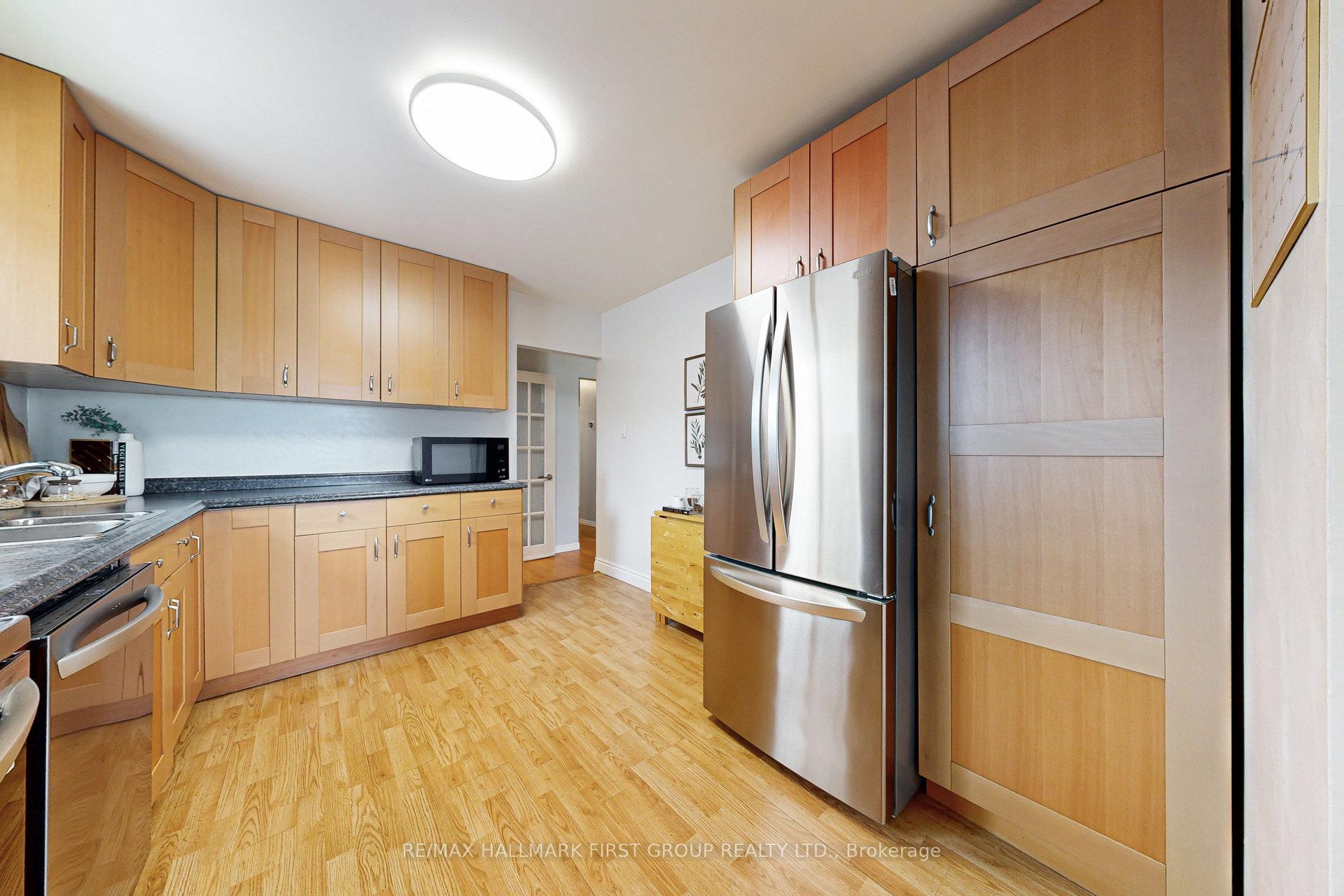 Photo 15 of 905 Marinet Crescent, Pickering, West Shore — HOMEH