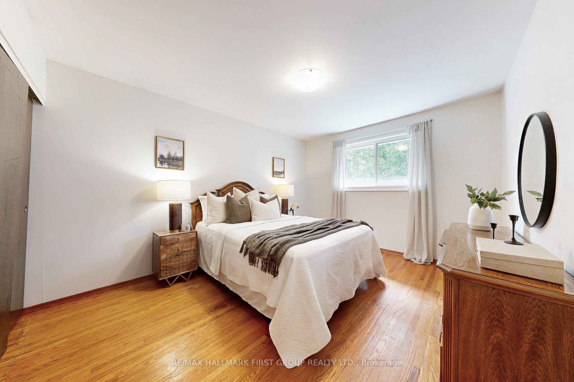 Photo 24 of 905 Marinet Crescent, Pickering, West Shore — HOMEH