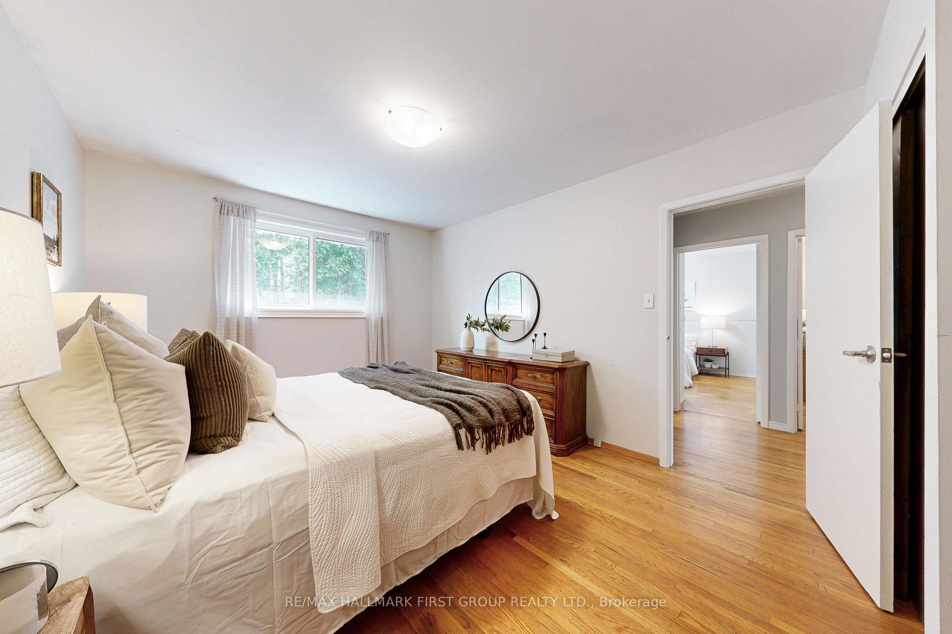 Photo 25 of 905 Marinet Crescent, Pickering, West Shore — HOMEH