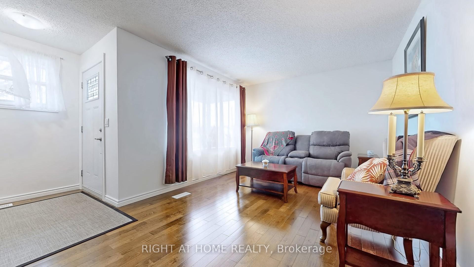 Photo 4 of 766 Kenora Avenue, Oshawa, Lakeview — HOMEH