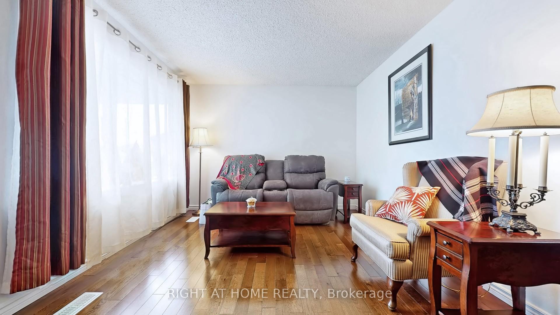 Photo 5 of 766 Kenora Avenue, Oshawa, Lakeview — HOMEH