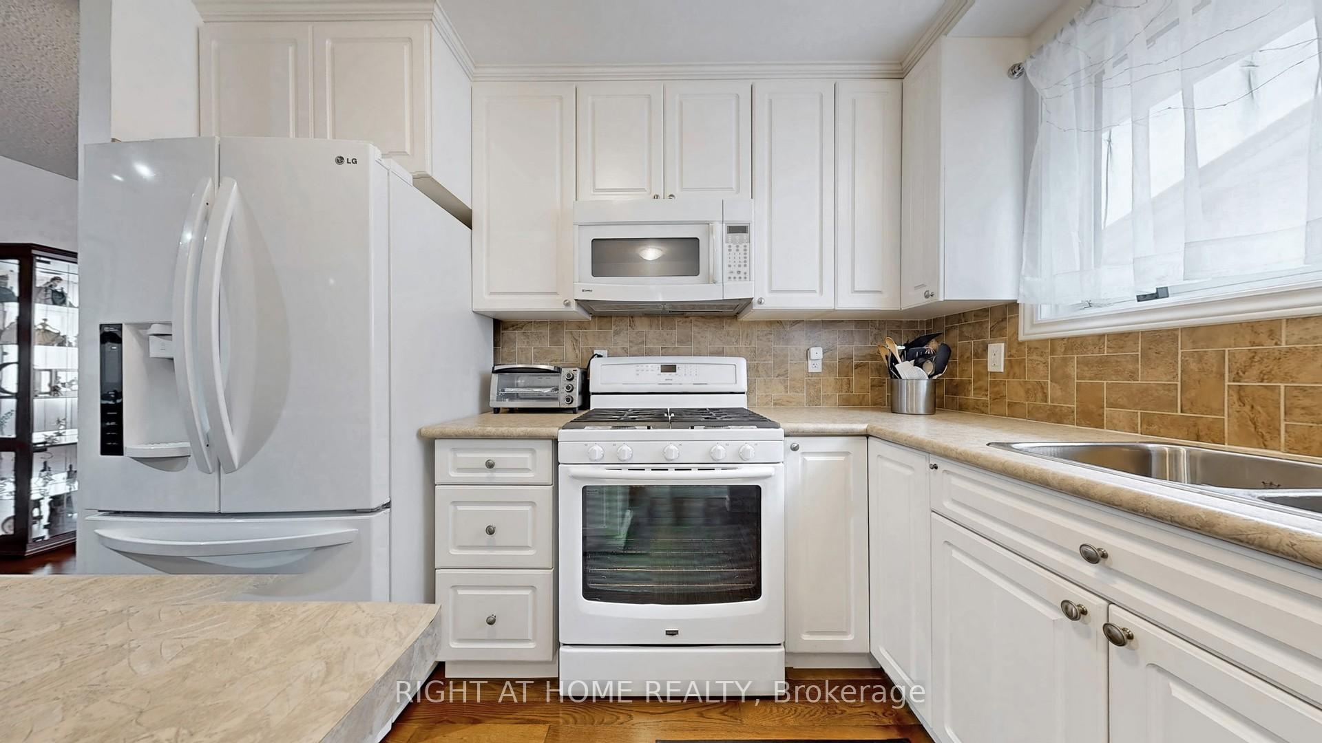 Photo 9 of 766 Kenora Avenue, Oshawa, Lakeview — HOMEH