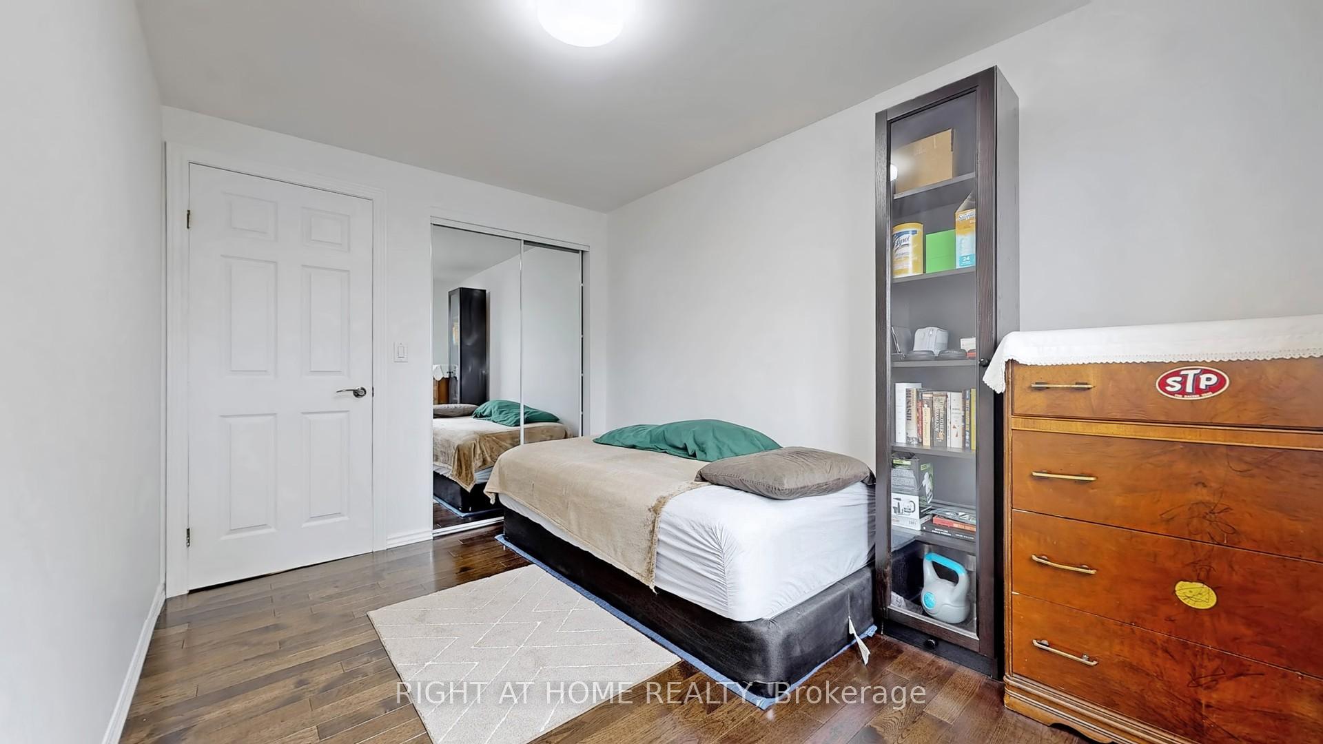 Photo 17 of 766 Kenora Avenue, Oshawa, Lakeview — HOMEH