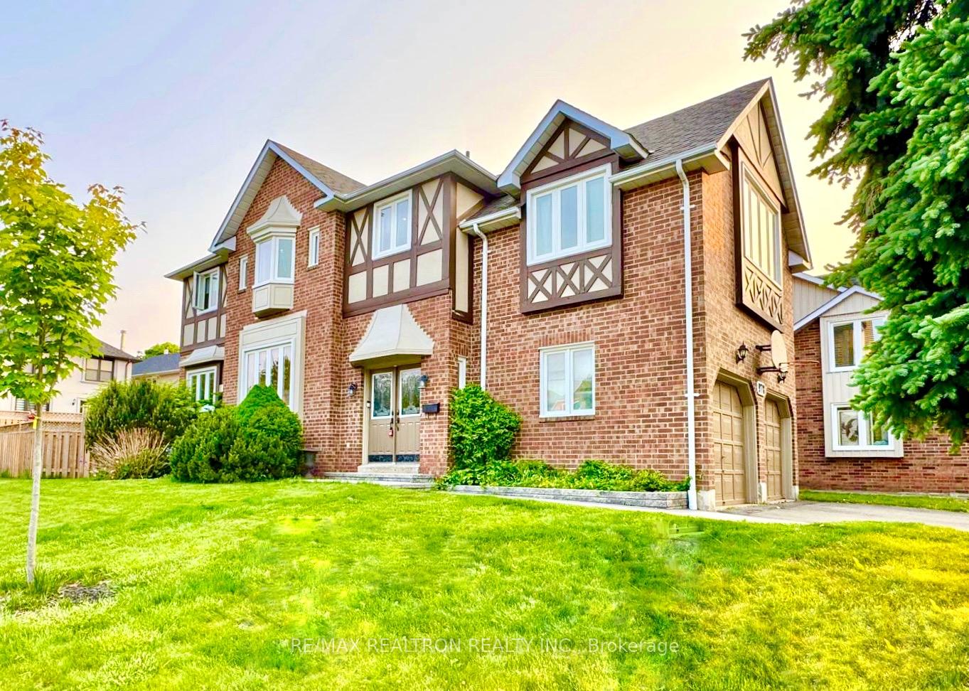 Photo 1 of 978 Redbird Crescent, Pickering, Liverpool — HOMEH