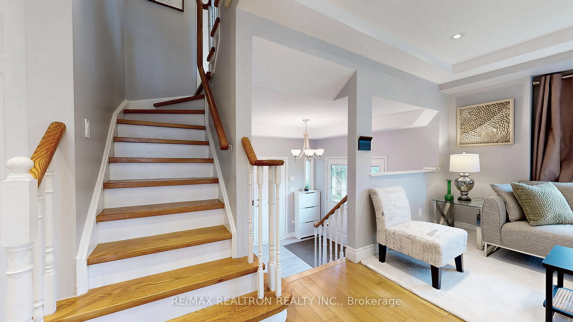 Photo 7 of 978 Redbird Crescent, Pickering, Liverpool — HOMEH