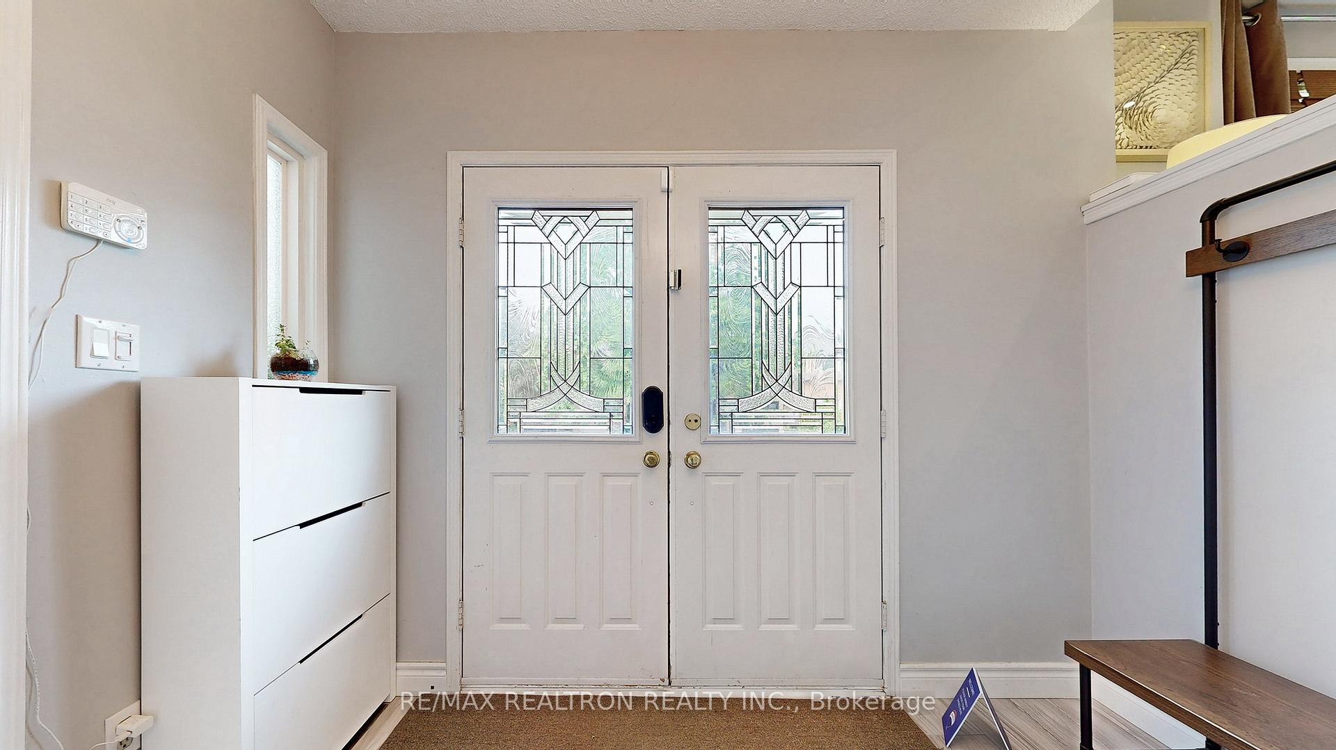 Photo 8 of 978 Redbird Crescent, Pickering, Liverpool — HOMEH
