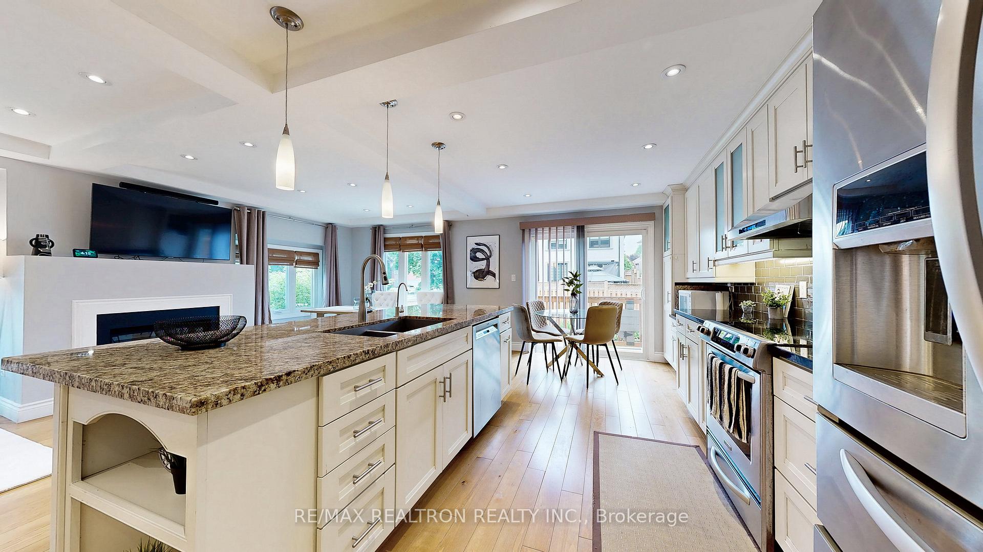 Photo 16 of 978 Redbird Crescent, Pickering, Liverpool — HOMEH