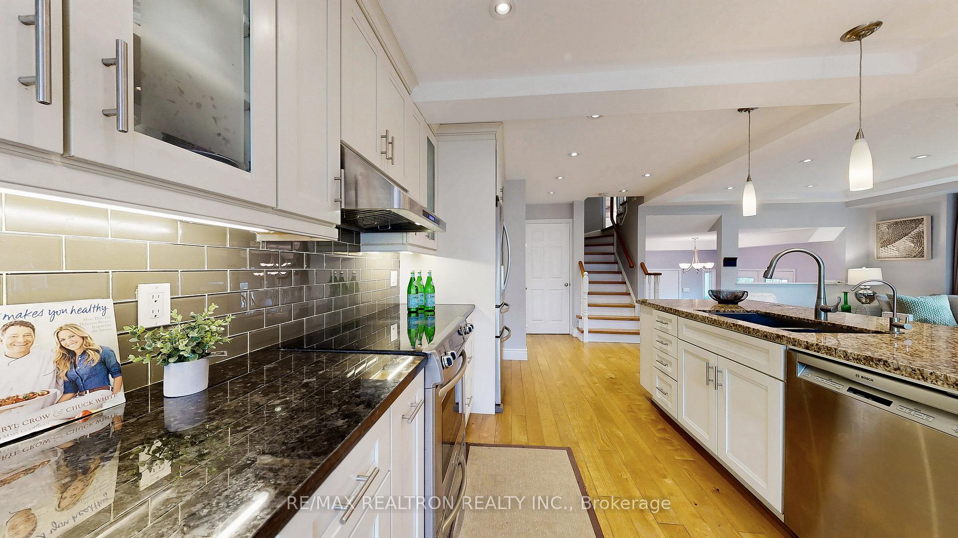 Photo 17 of 978 Redbird Crescent, Pickering, Liverpool — HOMEH
