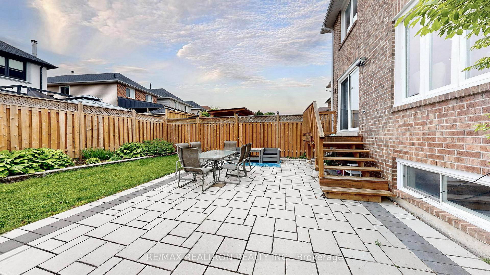 Photo 47 of 978 Redbird Crescent, Pickering, Liverpool — HOMEH