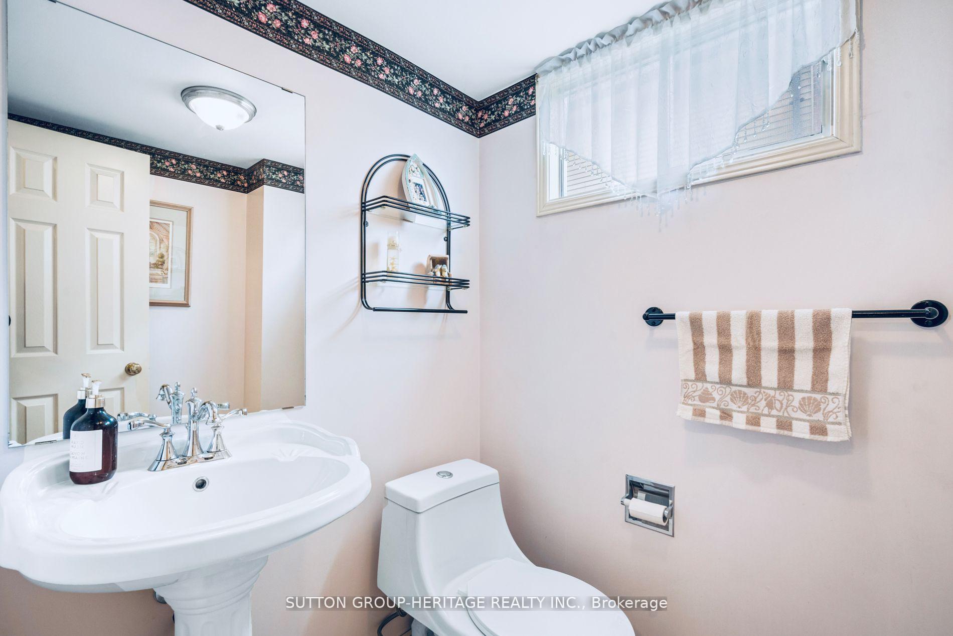 Photo 10 of 943 Gablehurst Crescent, Pickering, Liverpool — HOMEH