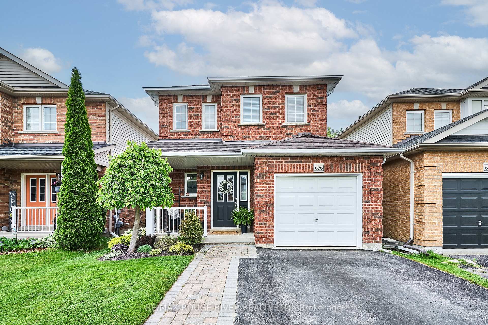 Photo 1 of 656 Woodmount Crescent, Oshawa, Samac — HOMEH