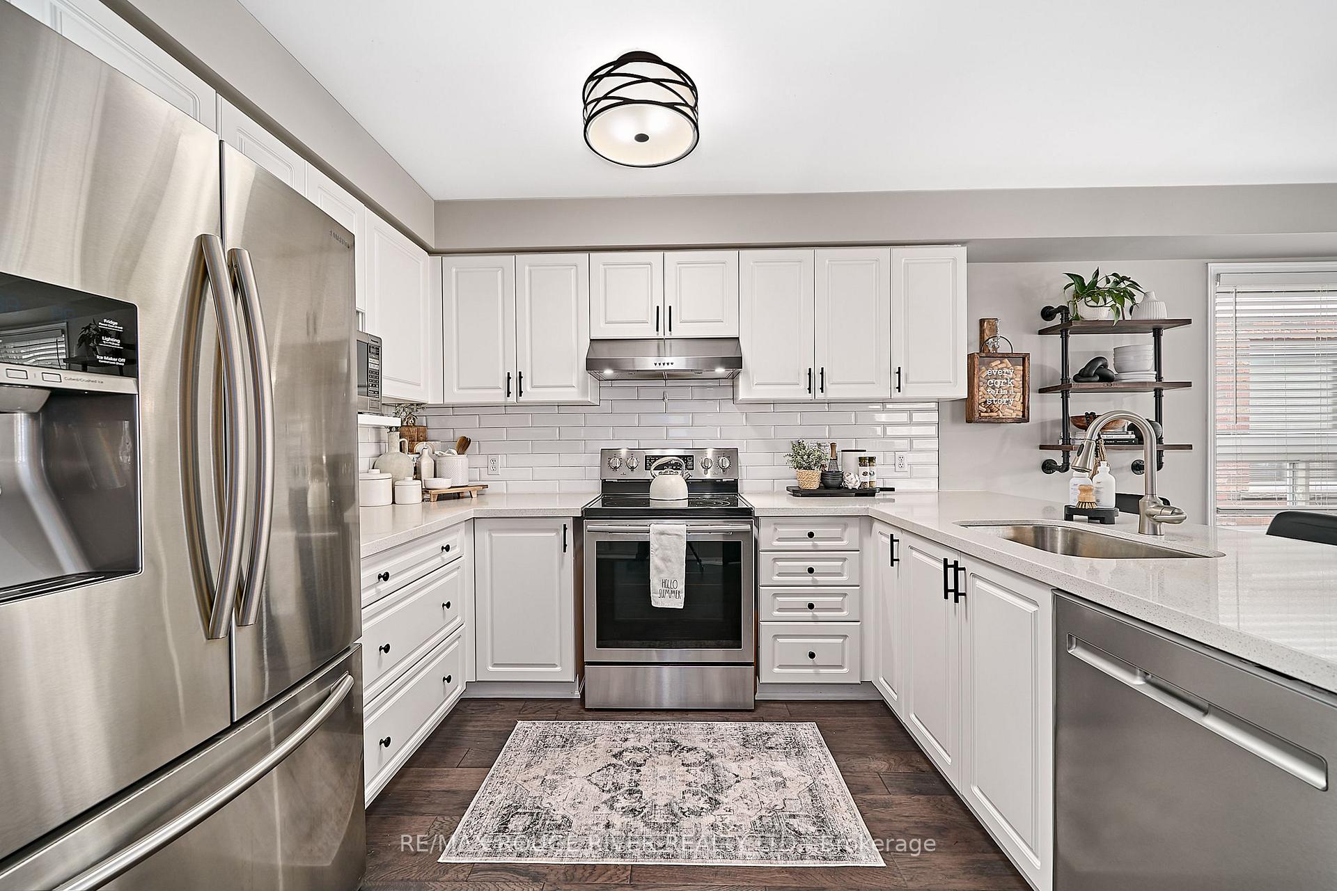Photo 9 of 656 Woodmount Crescent, Oshawa, Samac — HOMEH