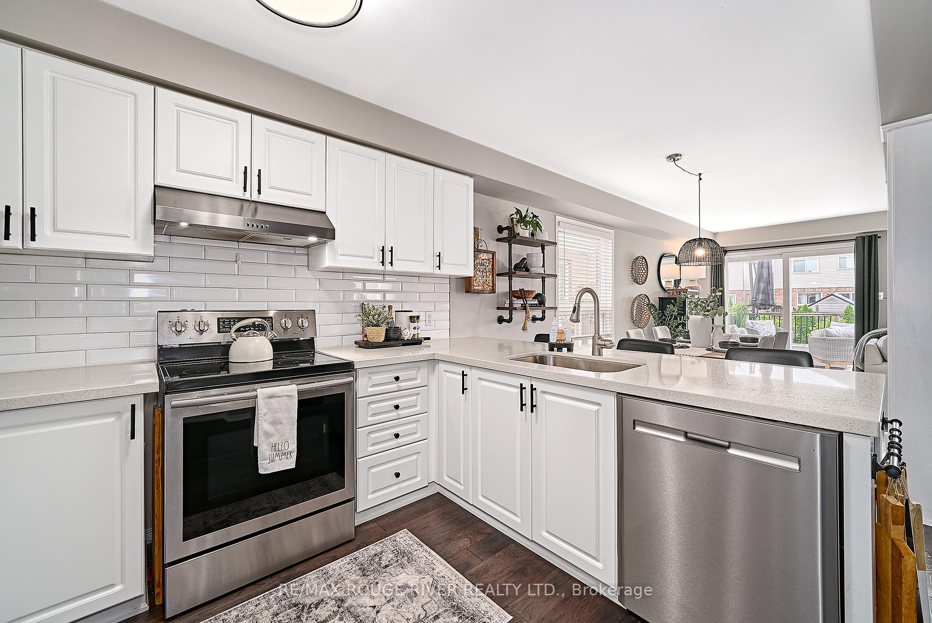 Photo 11 of 656 Woodmount Crescent, Oshawa, Samac — HOMEH