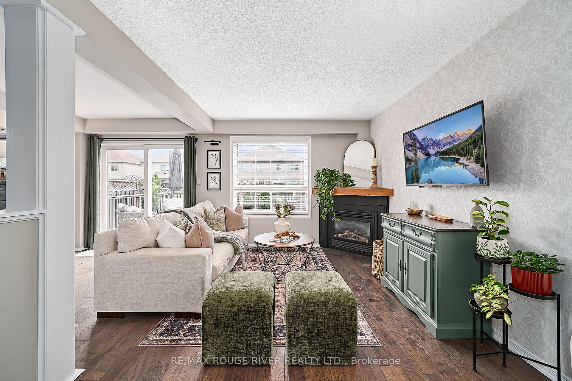 Photo 21 of 656 Woodmount Crescent, Oshawa, Samac — HOMEH