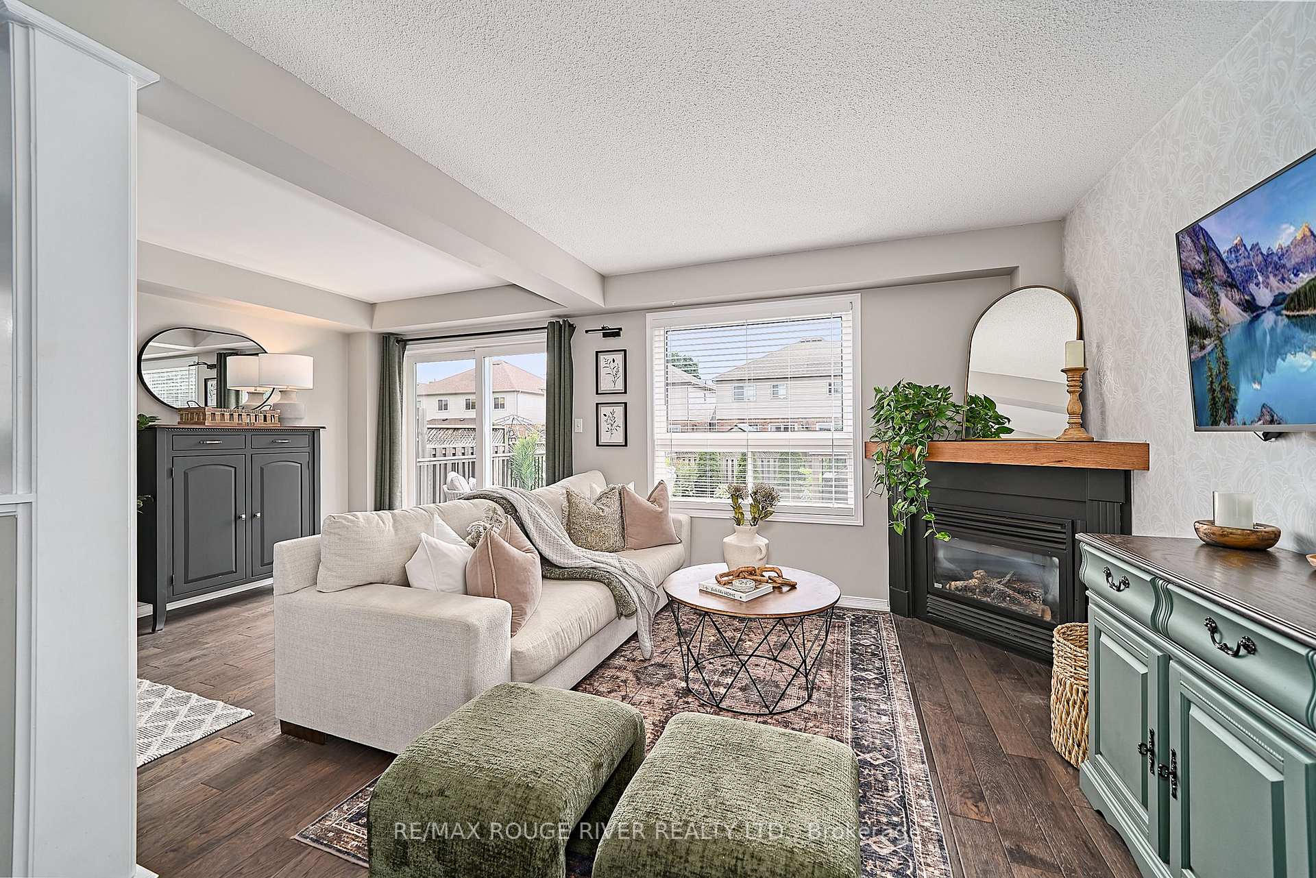 Photo 22 of 656 Woodmount Crescent, Oshawa, Samac — HOMEH