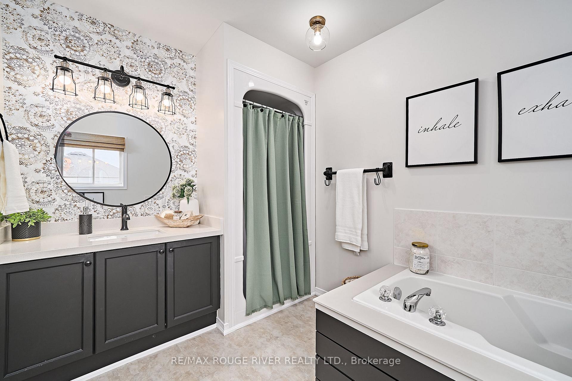 Photo 34 of 656 Woodmount Crescent, Oshawa, Samac — HOMEH
